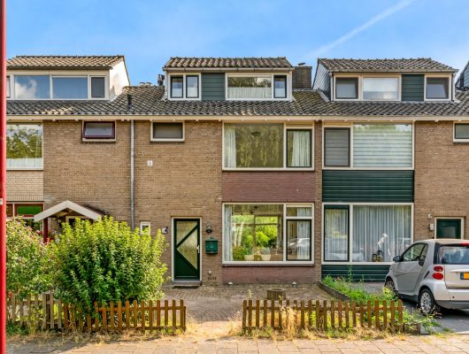 Hoofdfoto van Nieuwegein van der Veenlaan 7